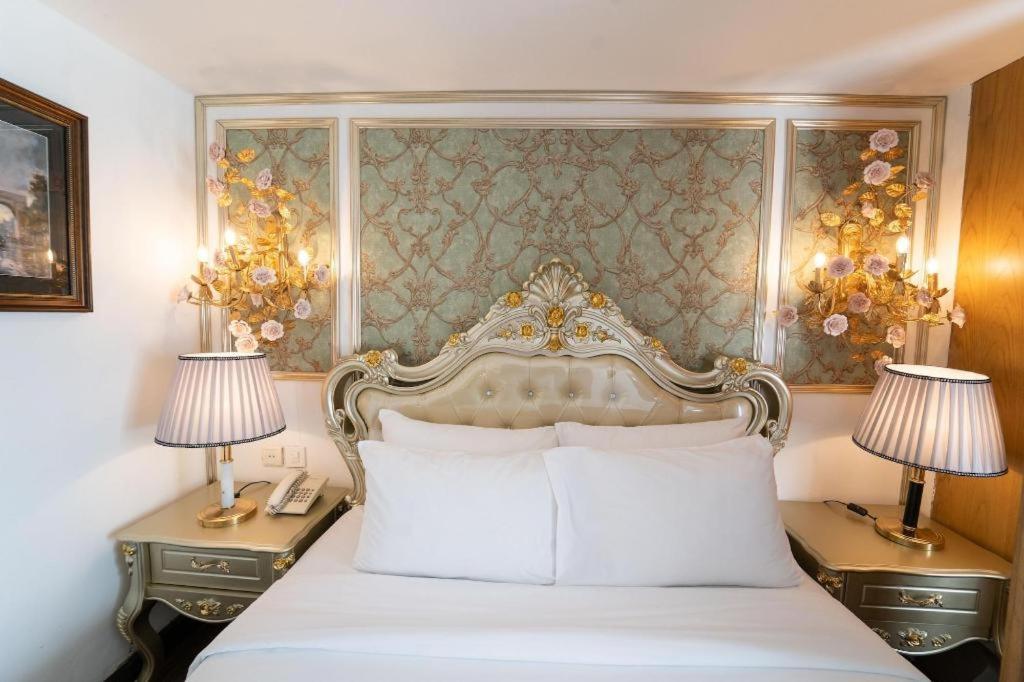 Hotel The White 8a Thai Lung Ho Chi Minh City