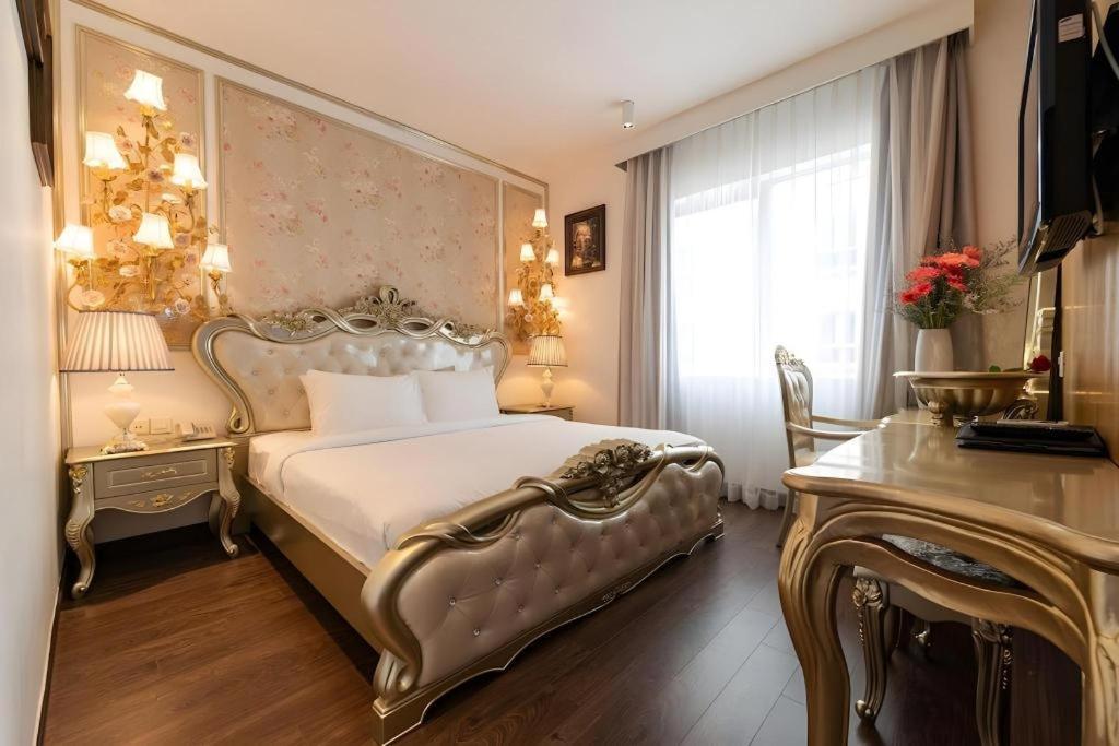 Hotel The White 8a Thai Lung Ho Chi Minh City