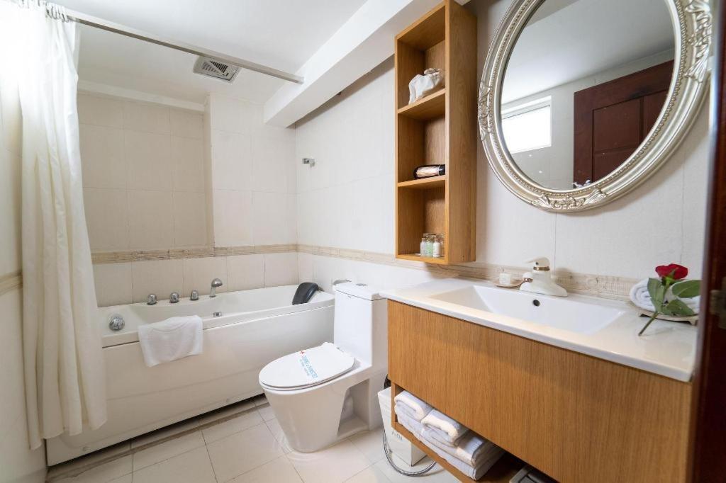 Hotel The White 8a Thai Lung 3*