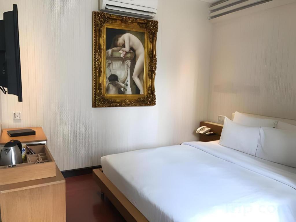 Hotel The White 8a Thai Lung