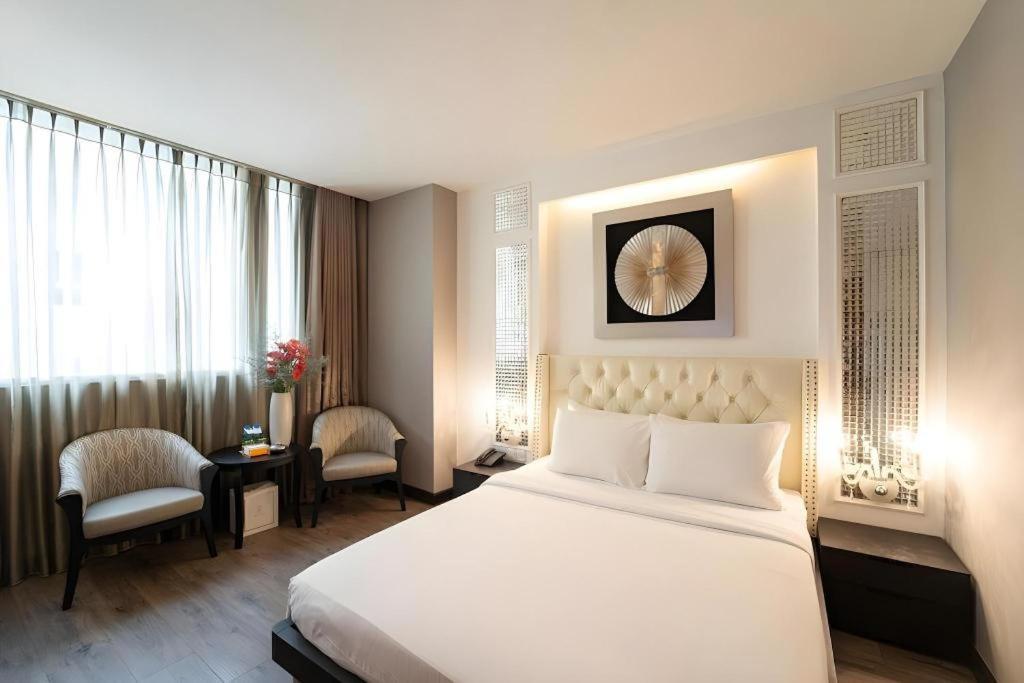 The White 8a Thai Lung Hotel